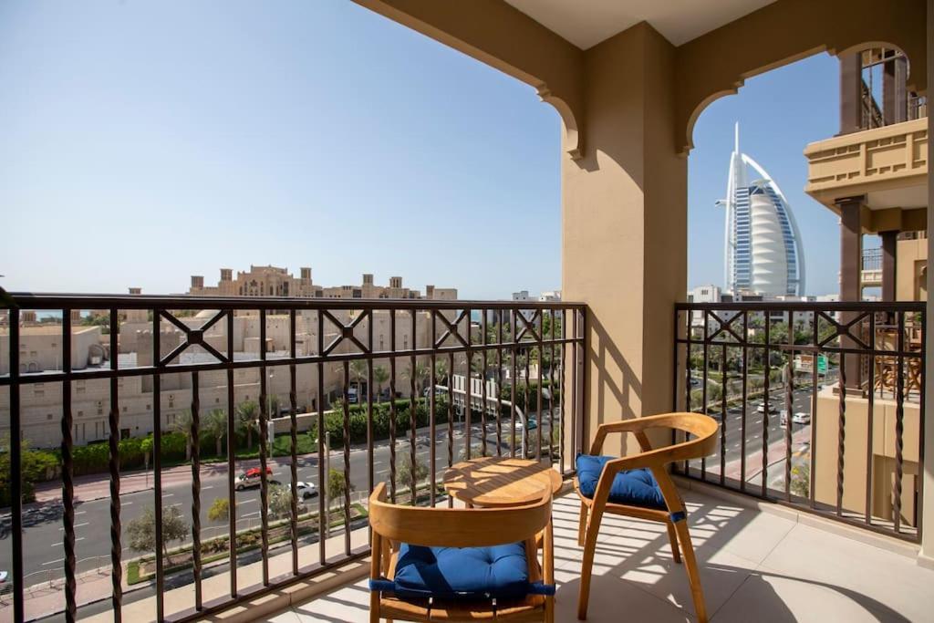 Veluxa - Luxury And Bright 1 Bedroom Apartment, Burj View! Dubai Exterior foto