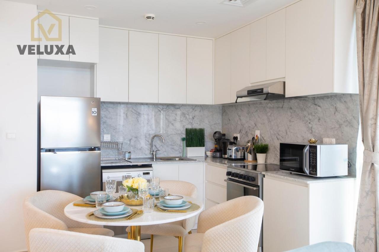 Veluxa - Luxury And Bright 1 Bedroom Apartment, Burj View! Dubai Exterior foto